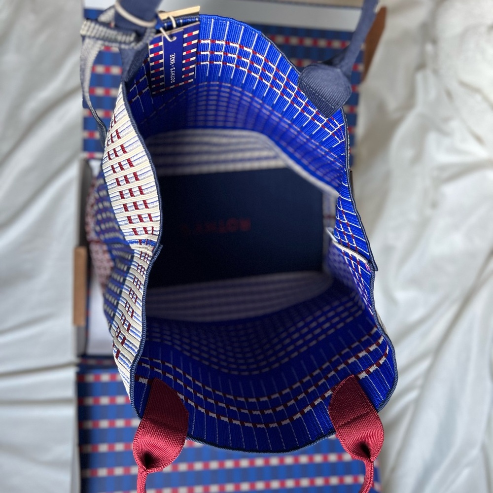Rothy’s lightweight Vogue tote - Picture 12 of 14